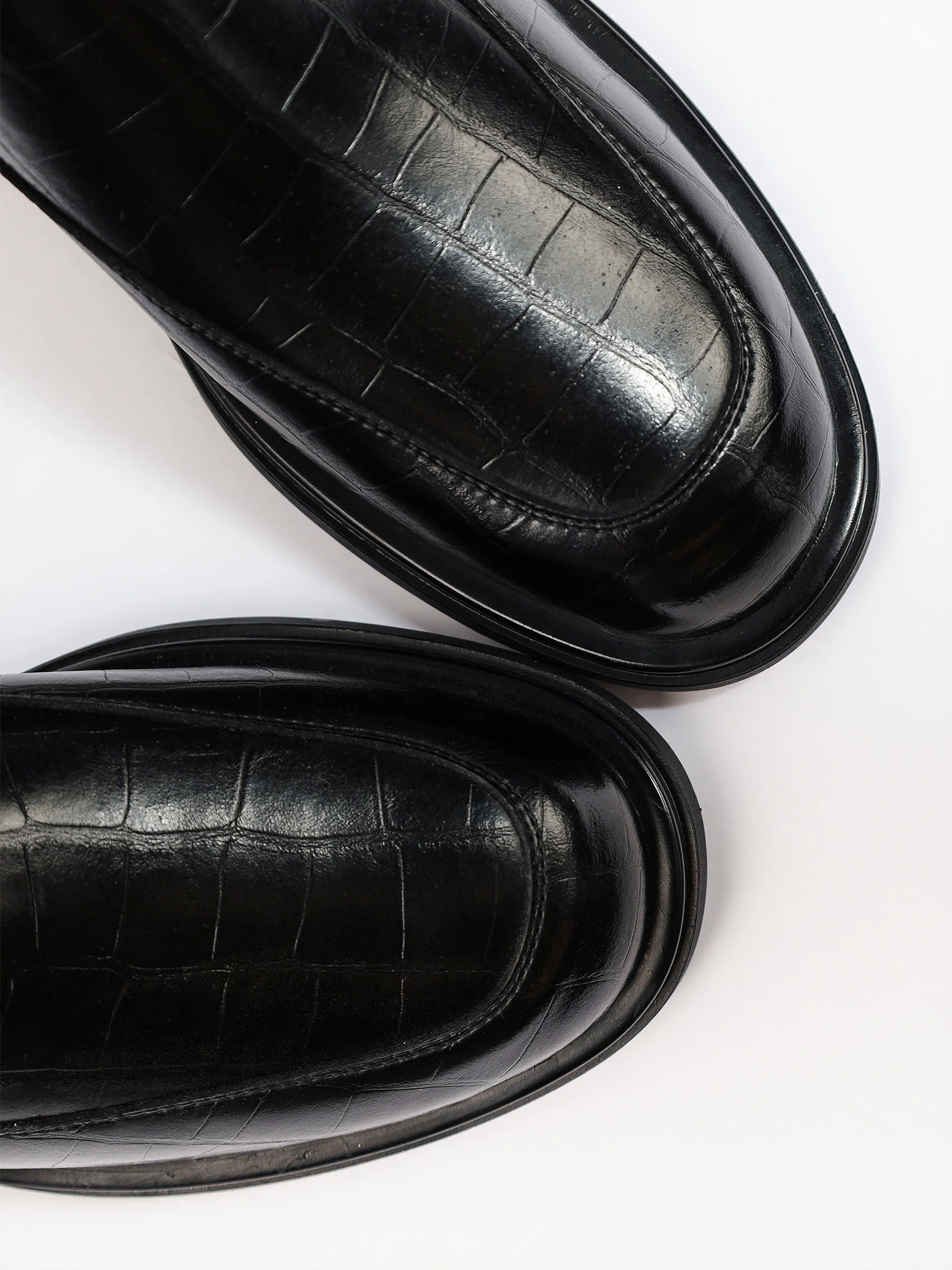 Ботинки-челси черного цвета из натуральной кожи